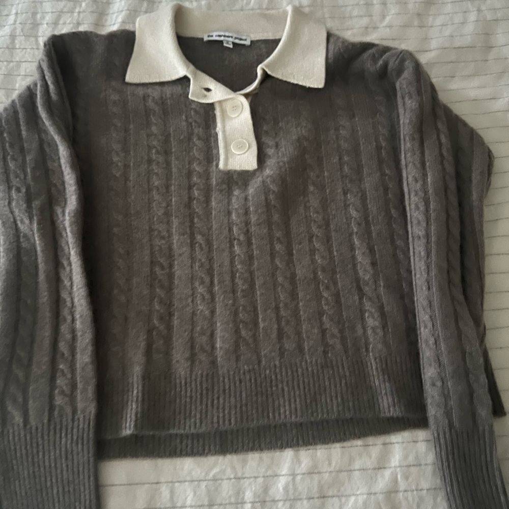 Beautiful cashmere sweater..never worn brand new
